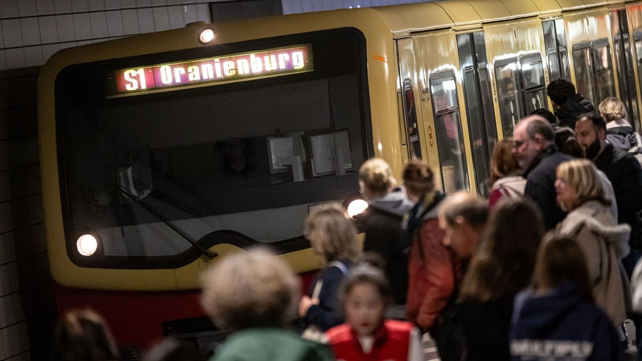 Nach Kabeldiebstahl: Mehrere S-Bahn-Linien in Berlin sind unterbrochen