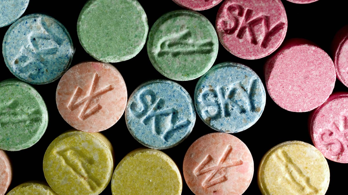 Sechs Männer wegen MDMA-Produktion angeklagt