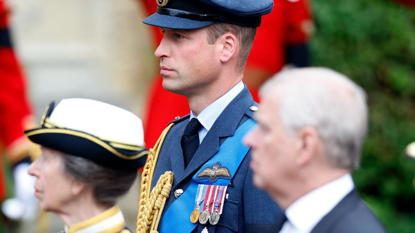 Prinz William: Darum zeigt er Prinz Andrew gnadenlos die kalte Schulter