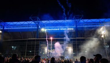 Fußball Regionalliga West: Fans feiern Aufstieg mit dem MSV in der Duisburger Arena