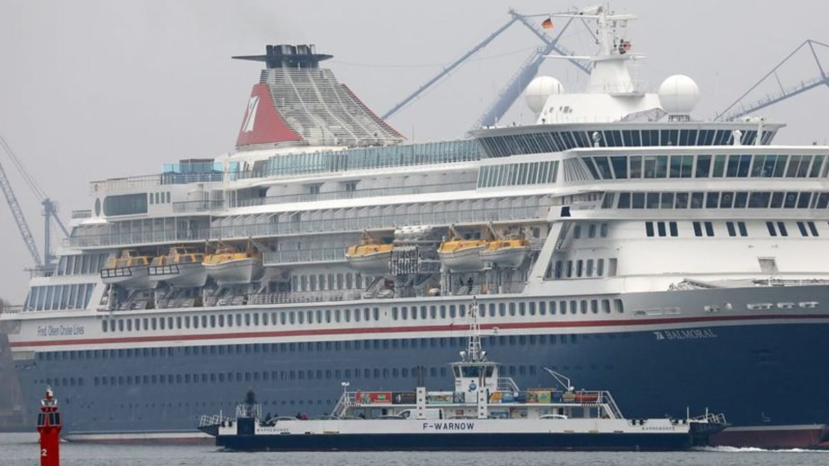Erster Luxusliner "Balmoral" legt am neuen Terminal an