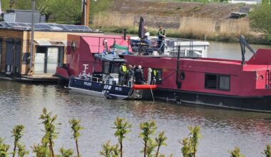 Star-Autorin auf Hausboot getötet: Liegt die Mordwaffe in der Elbe? | Regional