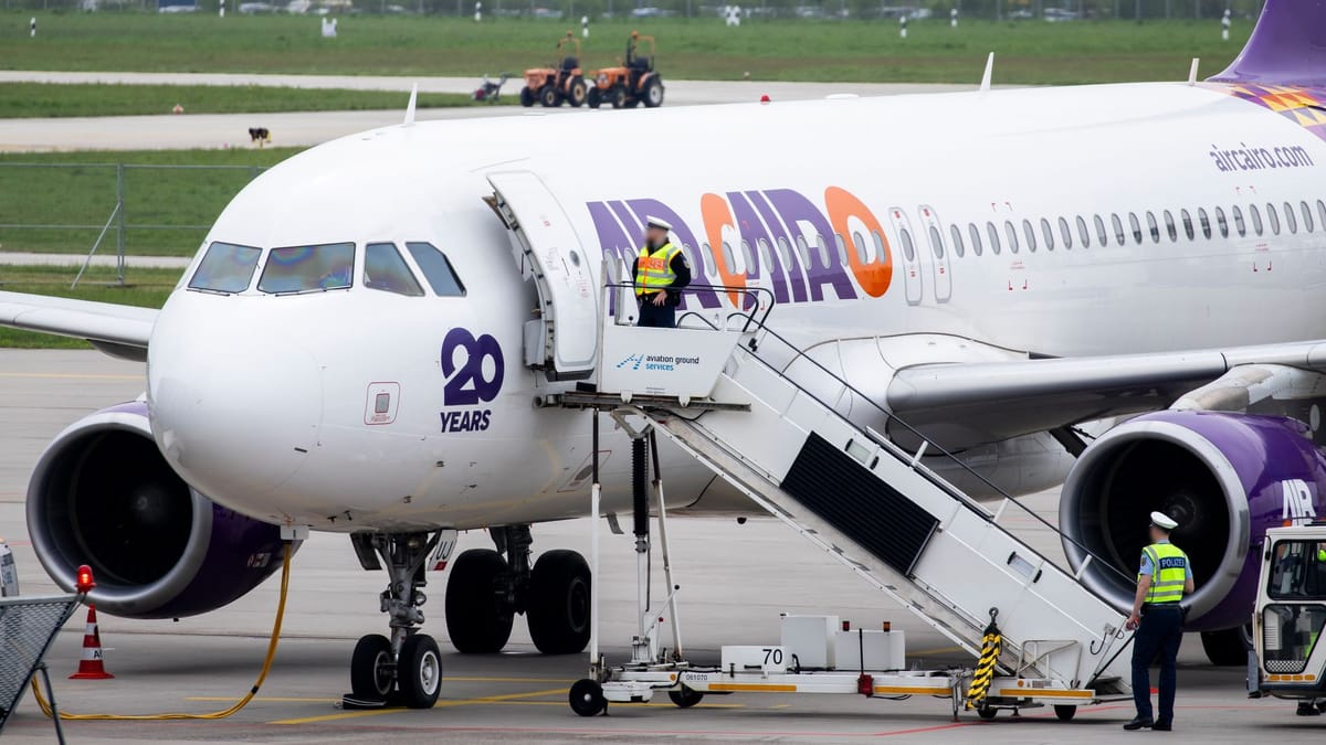 Flugzeug mit 141 Flüchtlingen gelandet – viele aus dem Sudan
