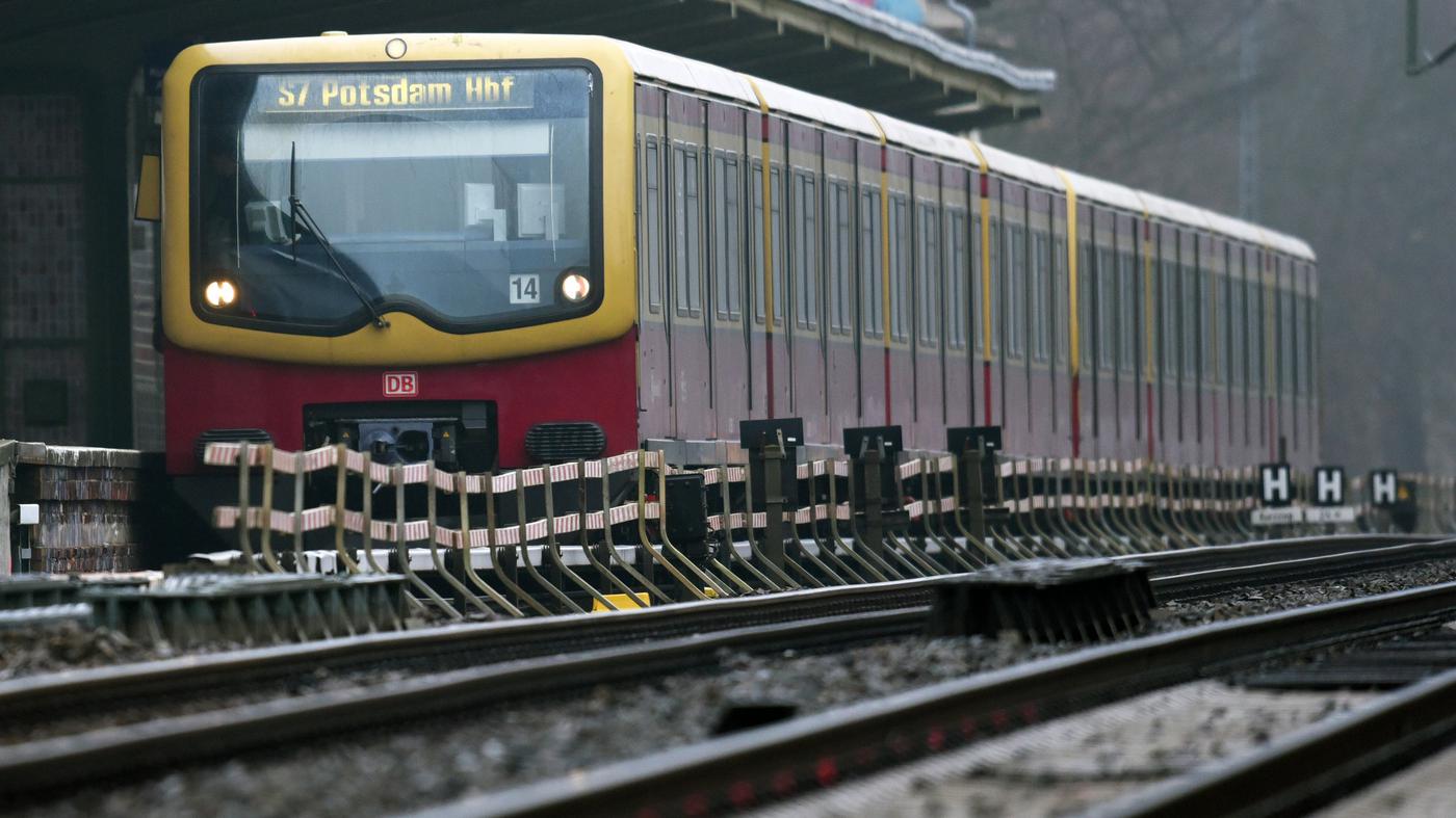 17-Jähriger und 18-Jähriger sterben beim S-Bahn-Surfen in Berlin-Wannsee