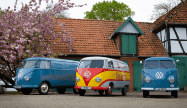 Diese historischen Bullis stellt VW aus
