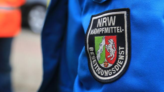 Entschärfung: Eine bei Sanierungsarbeiten gefundene Bombe aus dem Zweiten Weltkrieg wirkt sich in Duisburg erhebliche auf Anwohner und Verkehrsteilnehmer aus. (Symbolbild)