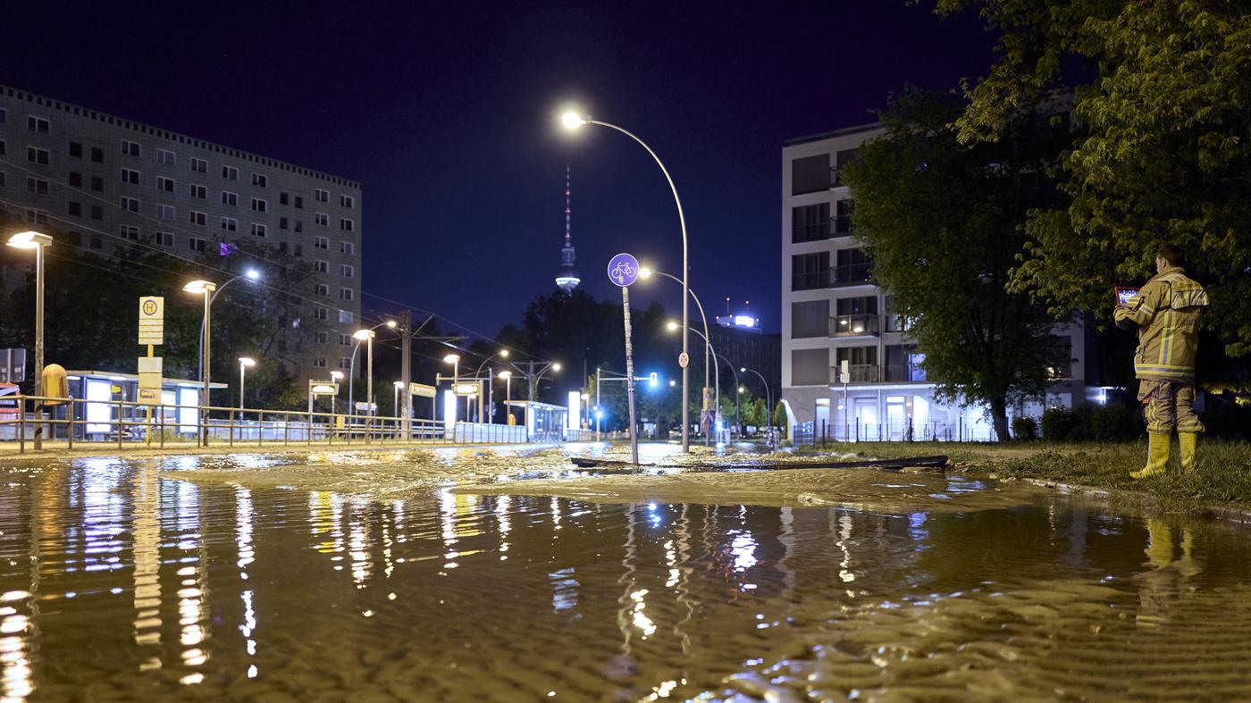 Rohrbruch führt zu Überschwemmungen in der Nacht
