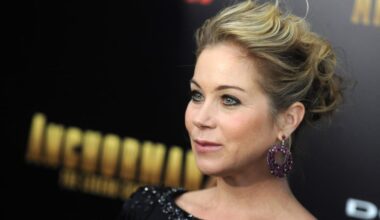 Christina Applegate bricht mitten im Gespräch in Tränen aus