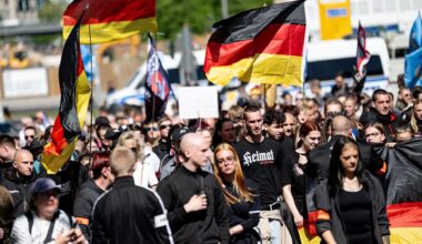 Rechte Demos in ganz Deutschland: Ausschreitungen bei Gegenprotesten | News