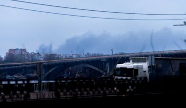 Krieg in der Ukraine - Ein Toter und Verletzte bei Raketenangriff auf Kiew - Politik
