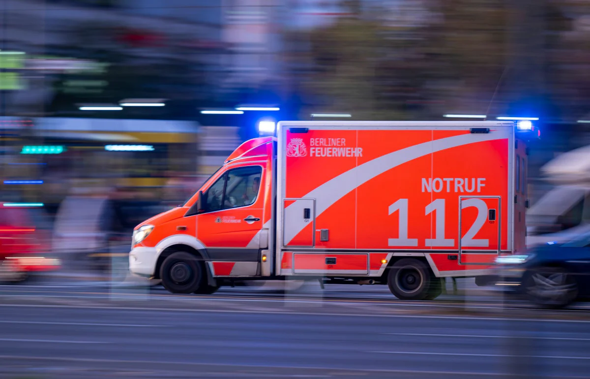 Notfälle - Nach Tod von 18-Jähriger in Hamburg - Polizei ermittelt - Panorama