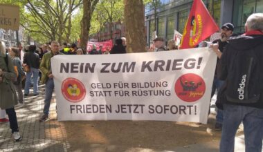 Mannheim: Alte Lieder und Forderungen waren beim Ostermarsch wieder aktuell - Mannheim und Metropolregion Rhein-Neckar - Nachrichten und Aktuelles
