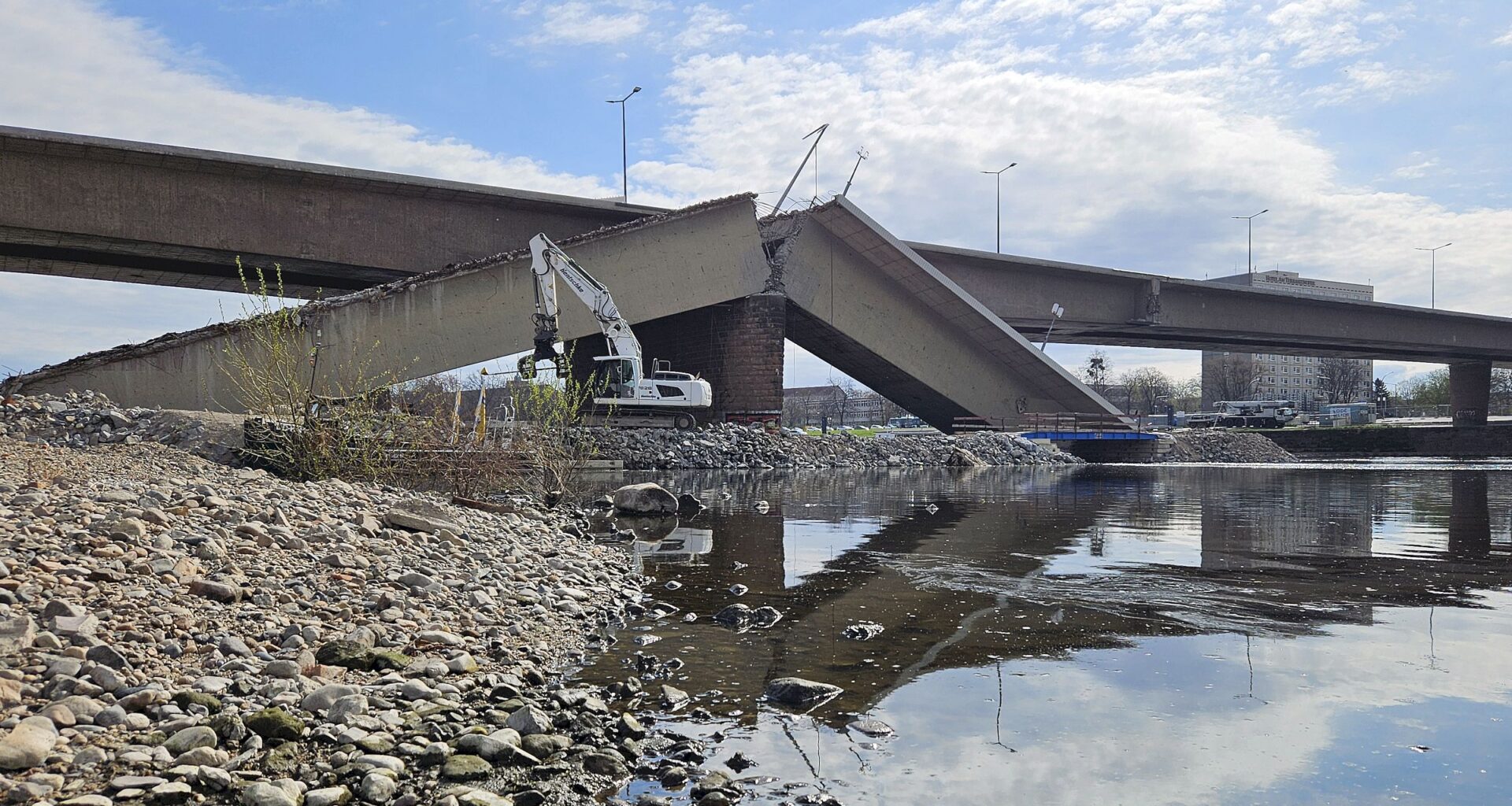Vier Planungsbüros entwickeln Entwürfe für neue Carolabrücke