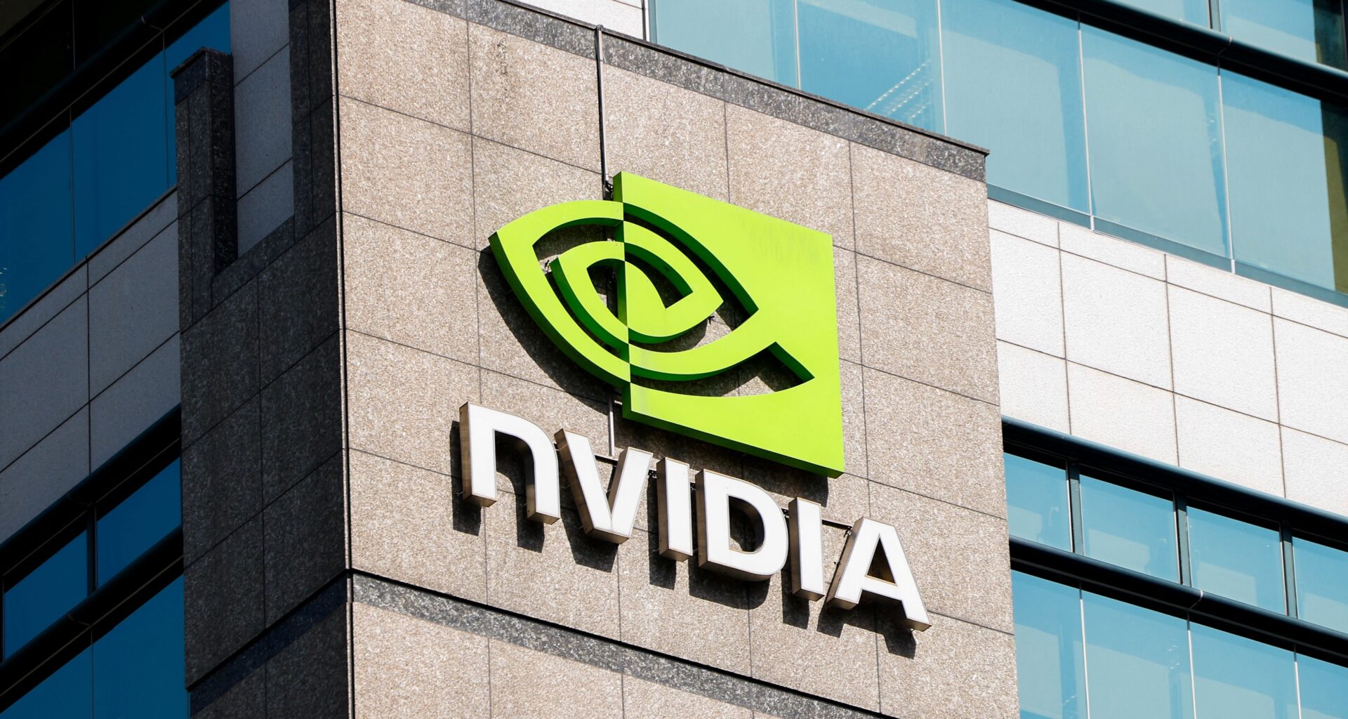Nvidia hat einige seiner Kunden in China über das neue US-Verbot für Chips im Dunkeln gelassen, wie aus Quellen verlautet