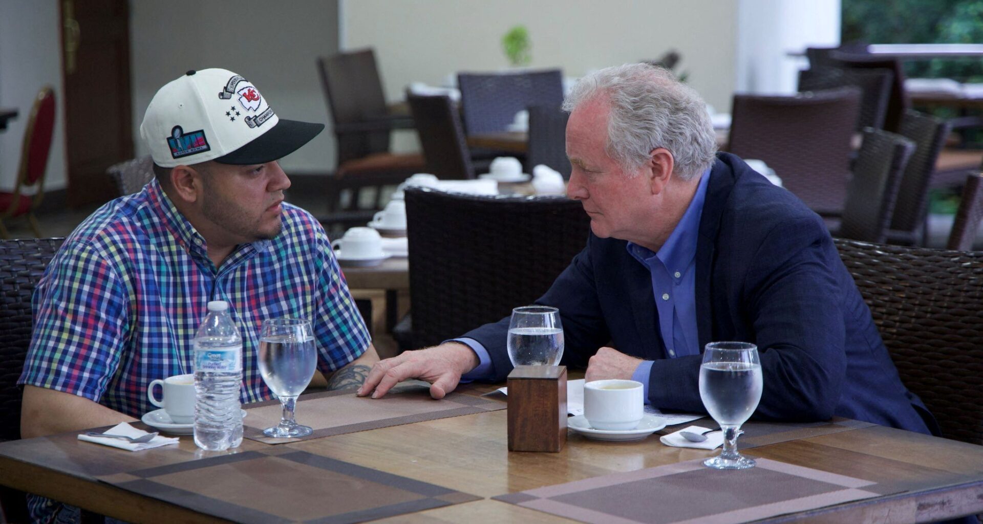 US-Senator Van Hollen trifft in El Salvador auf zu Unrecht abgeschobenen Mann