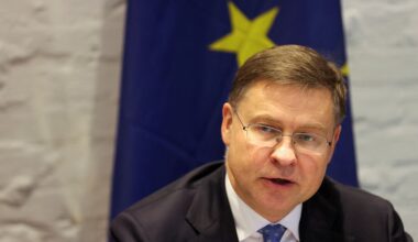 USA und EU noch weit von Einigung bei Zöllen entfernt - EU-Kommissar Dombrovskis