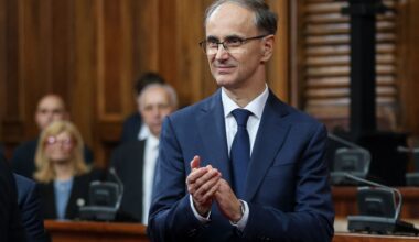 EU-Erweiterungskommissar drängt Serbien auf Reformen