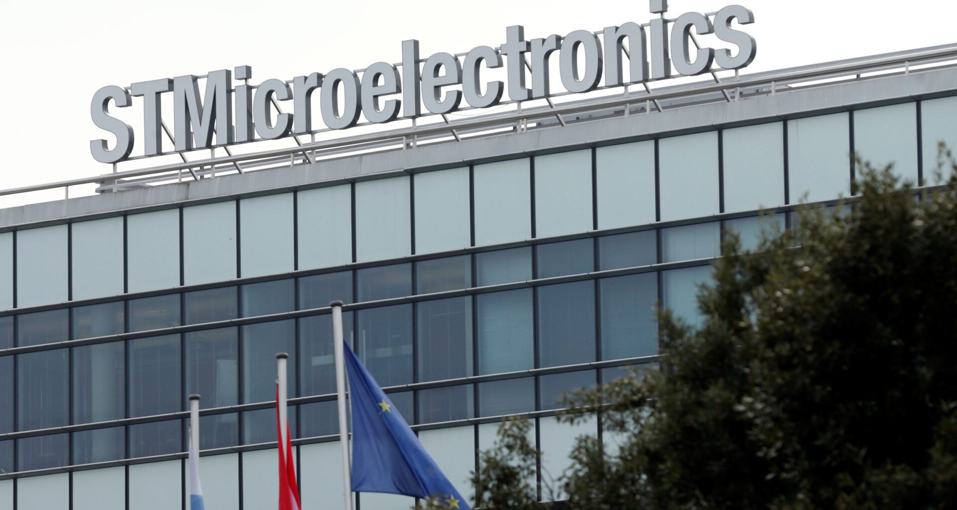 STMicroelectronics streicht 1.000 Stellen in Frankreich, Gespräche in Italien laufen weiter
