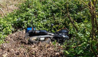 Motorrad liegt in Essen im Gebüsch - was ist passiert?
