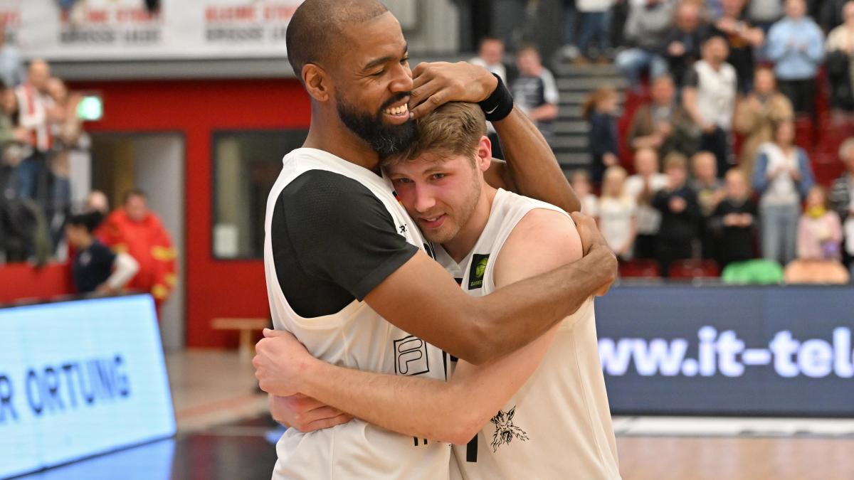 Artland Dragons besiegen Düsseldorf: Emotionen in Quakenbrück