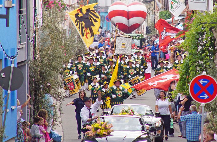 Die Nachrichten am Morgen für Mannheim und die Region: Festumzüge in der Region, SV Waldhof mit 0:0, Landesgartenschau in Neustadt
