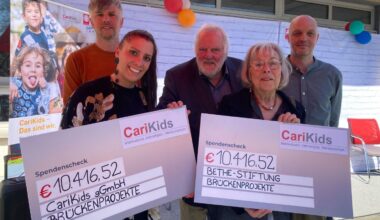 Bethe-Stiftung überreicht Spendenscheck für CariKids-Brückenprojekte