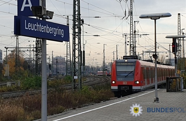 Bundespolizeidirektion München: Unfall am S-Bahnsteig