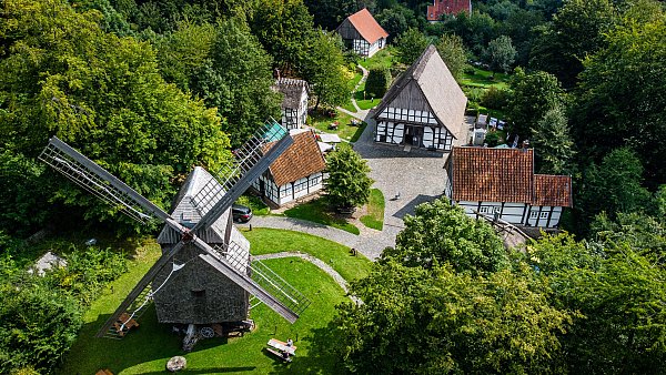 Das Bauernhausmuseum liegt im Bielefelder Stadtwald und ist eines der ältesten Freilichtmuseen Westfalens. - © Stefan Gerold