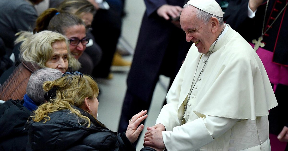 So reagiert OWL, Deutschland und die Welt auf den Tod von Papst Franziskus
