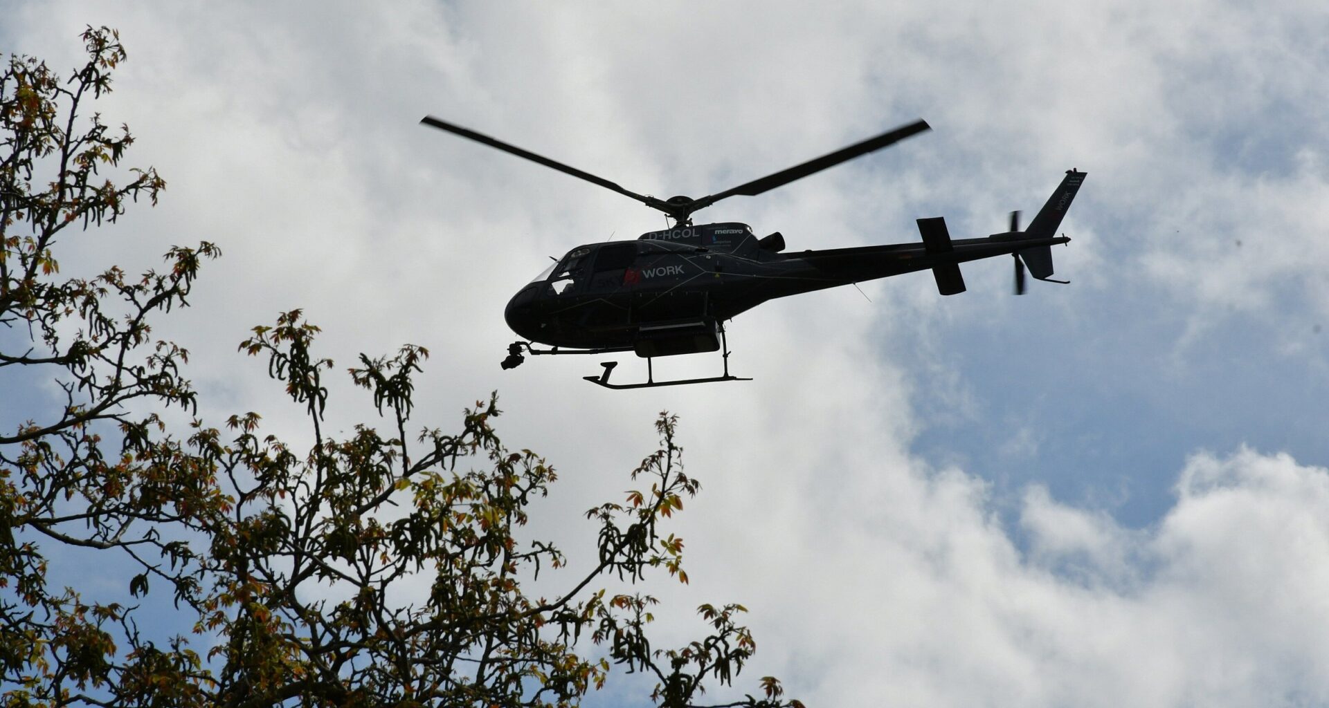 Mit Video: Hubschrauber fliegen über dem Altkreis Halle – die Hintergründe | Haller Kreisblatt