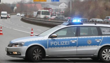 Vollsperrung auf A2 Richtung Hannover: Pkw kollidiert mit Lkw | Nachrichten aus Ostwestfalen-Lippe