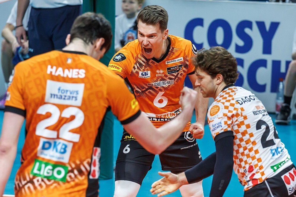 Auf Revanche eingestellt: die Berlin Volleys - © Andreas Gora/dpa