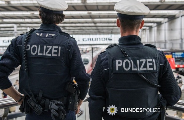 Bundespolizeidirektion München: Attacke mit zerbrochenem Glasflaschenhals - ...