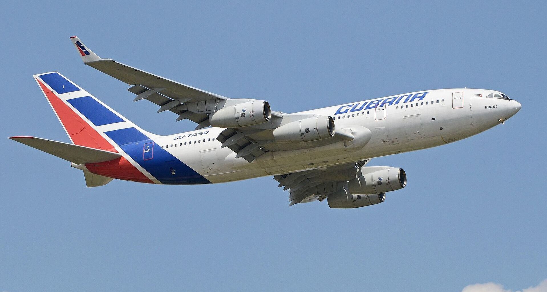 Ilyushin Il96-300 ‘CU-T1250’ Cubana von Alan Wilson, Zuschnitt KUBAKUNDE, CC BY-SA 2.0