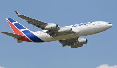 Ilyushin Il96-300 ‘CU-T1250’ Cubana von Alan Wilson, Zuschnitt KUBAKUNDE, CC BY-SA 2.0