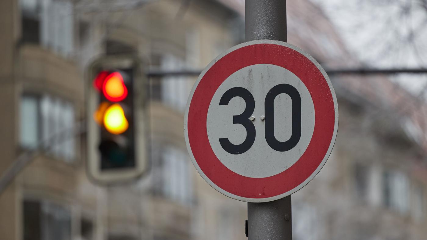 CDU-Fraktionschef bekräftigt Aufhebungspläne von Tempo-30-Zonen