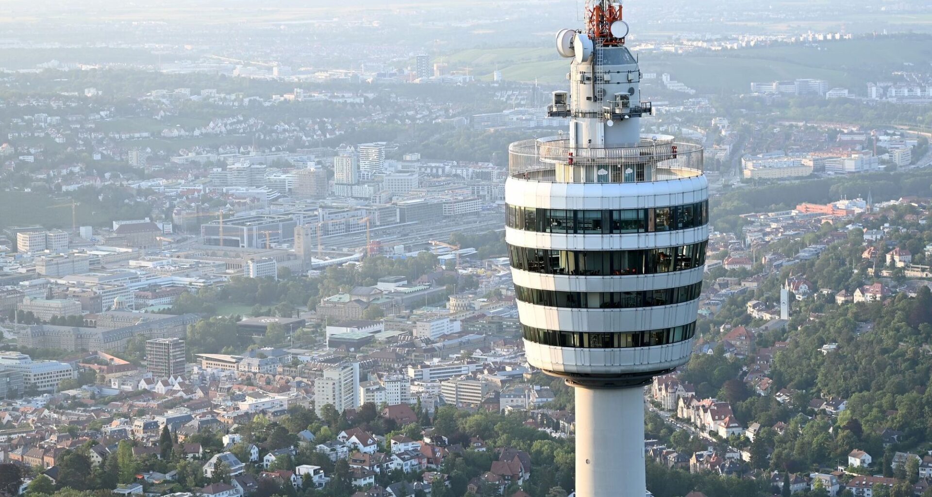 Stuttgart: Weltkriegsbombe auf der Waldau im zweiten Anlauf gesprengt - Baden-Württemberg