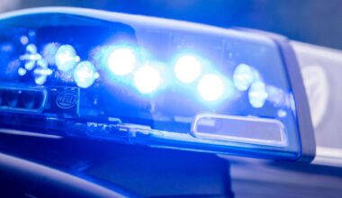 Karlsruhe: Mann soll mit Messer auf  Telefonanbieter-Vertreter losgegangen sein - Baden-Württemberg