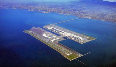 Mega teurer Flughafen versinkt langsam im Meer | News