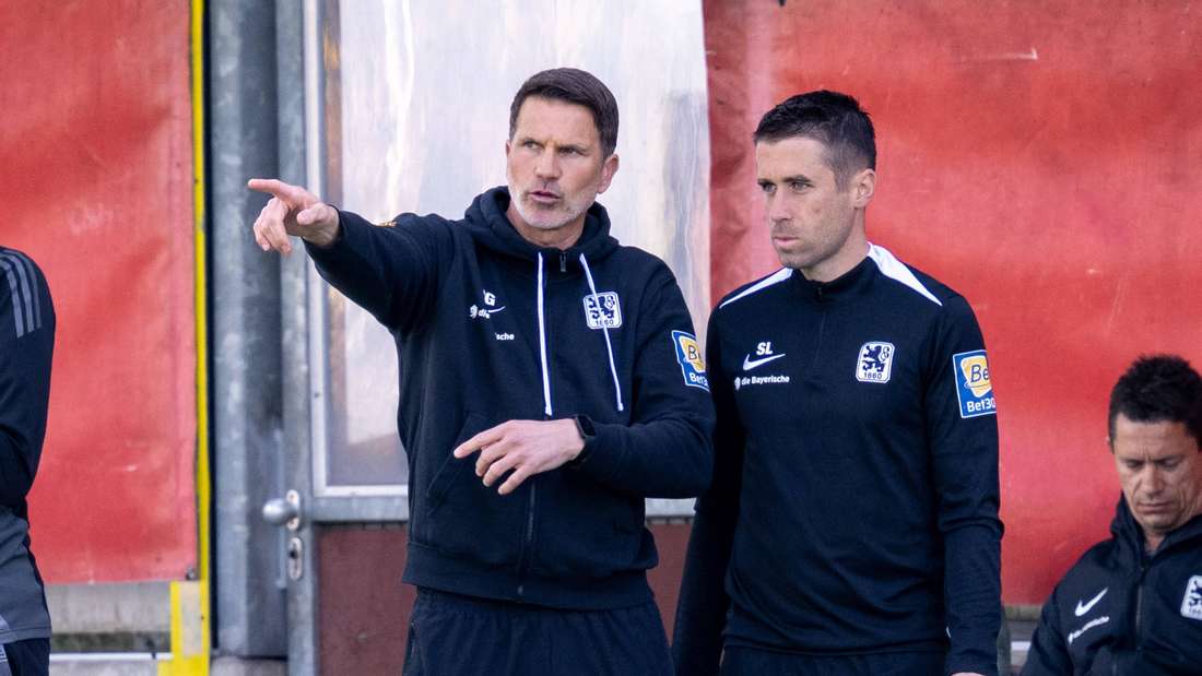 Sagt zum Saisonende „Servus“: Stefan Lex (r.) im engen Austausch mit Löwen-Cheftrainer Patrick Glöckner.