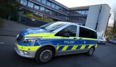 Schüler (15) soll Drohmail an Duisburger Schule geschickt haben | Regional