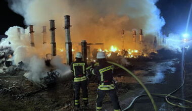 Großbrand zerstört Lagerhallen des Tübinger Hornbach - Kreis Tübingen - Reutlinger General-Anzeiger