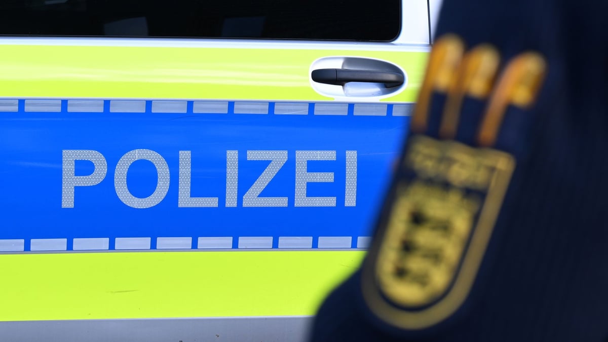 Frau ist nach Unfall schwer verletzt, aber der Verursacher fährt einfach weg