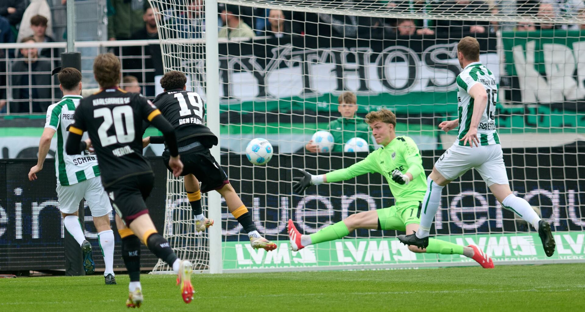 Münster erkämpft 1:1 gegen Karlsruhe - Baden-Württemberg