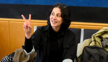 Prozess in Frankfurt: Hamas-Hetzerin zieht Show vor Gericht ab | Regional