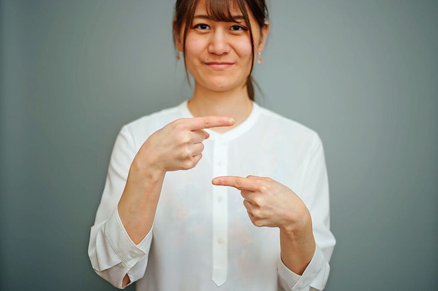 Gebärdensprache &#8211; hier ein Symbo... und schwerhörigen Menschen verwendet.  | Foto: Circus Vision  (stock.adobe.com)