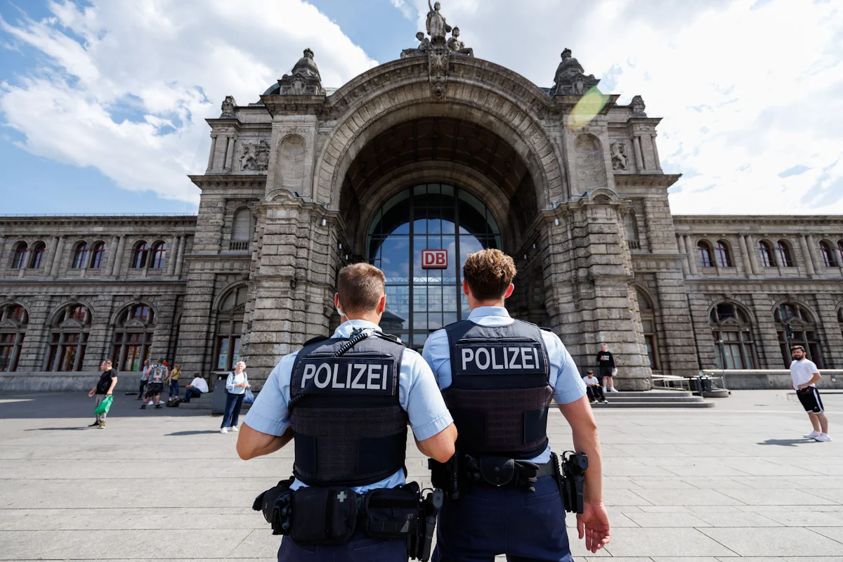 Für mehr Sicherheit - Nürnberg erlässt Waffenverbotszone um Hauptbahnhof - Bayern