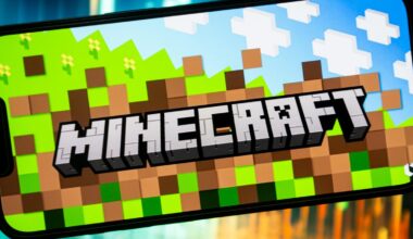Ein Handy mit dem geöffneten Minecraft-Spiel