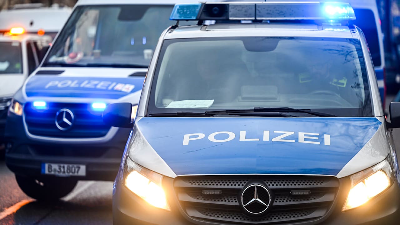 Mitten in Berlin: Macheten-Räuber überfallen Geldtransporter | Regional