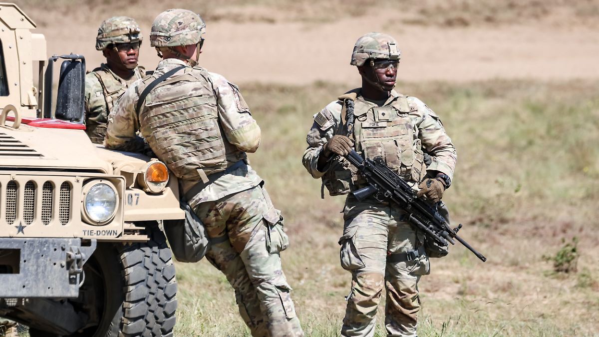 Zwei Nato-Staaten betroffen: USA erwägen Abzug Tausender Soldaten aus Europa